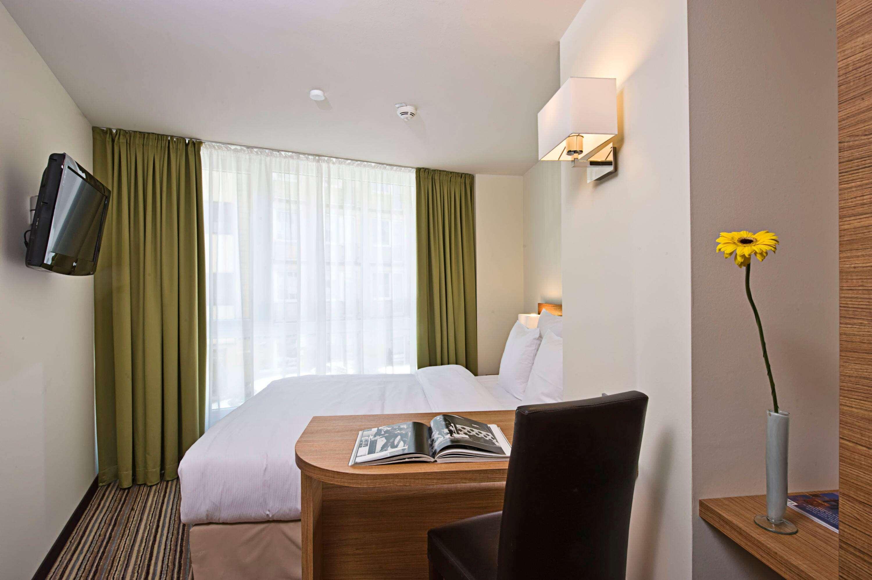 วินด์แฮม เคิลน์ Hotel โคโลญ ภายนอก รูปภาพ