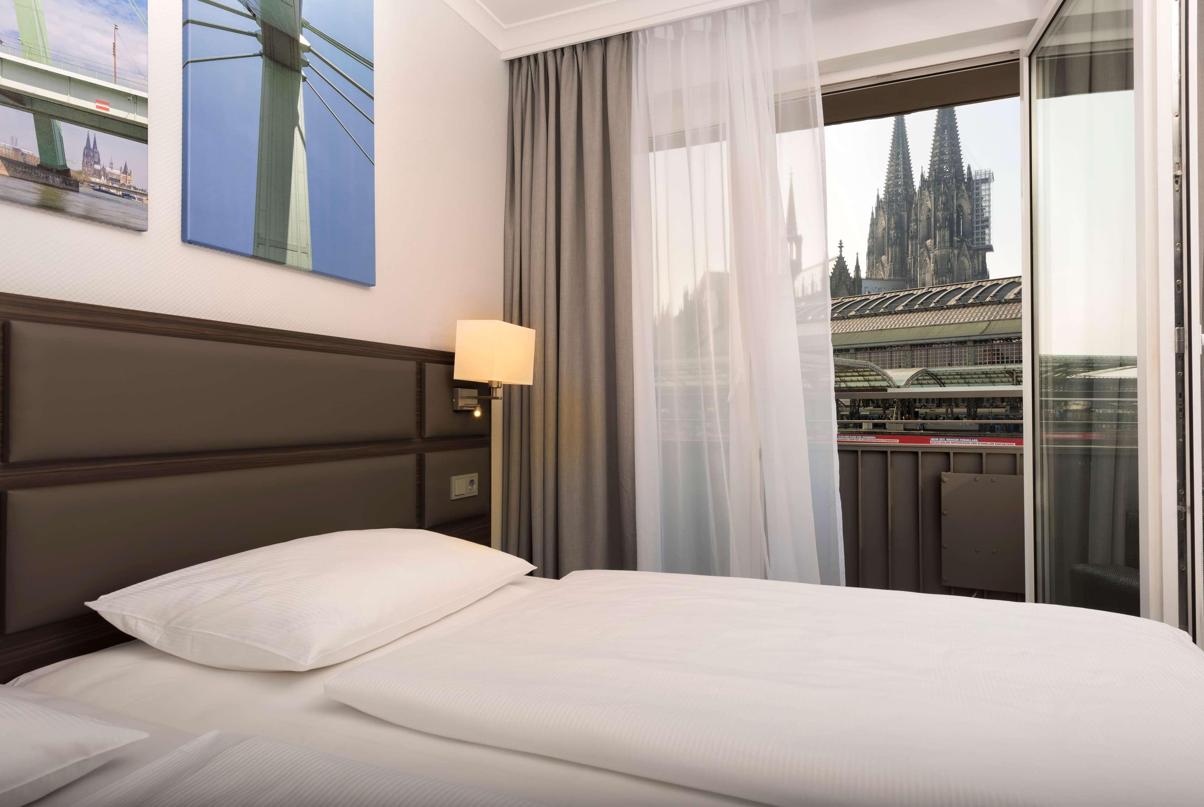 วินด์แฮม เคิลน์ Hotel โคโลญ ภายนอก รูปภาพ