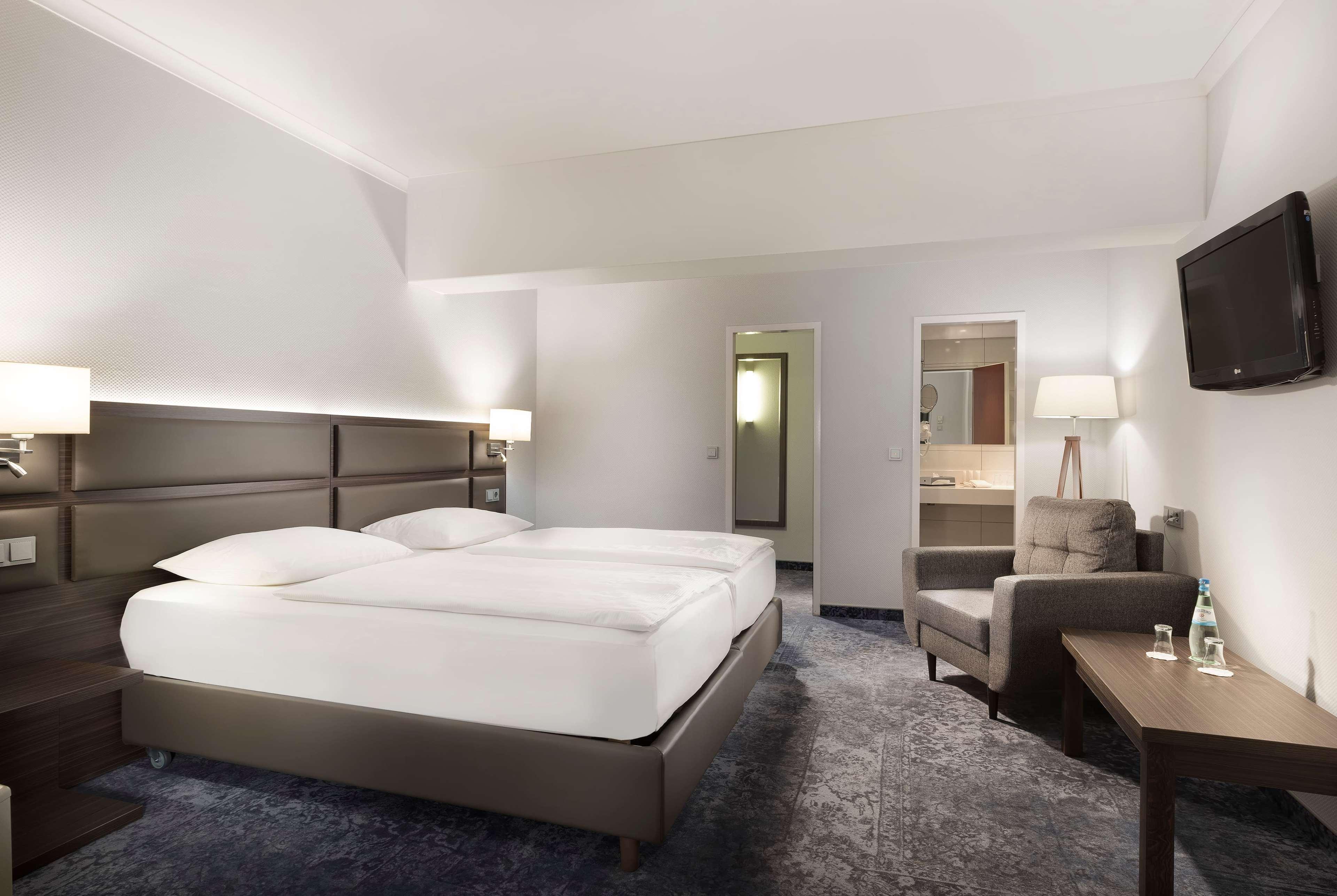 วินด์แฮม เคิลน์ Hotel โคโลญ ภายนอก รูปภาพ